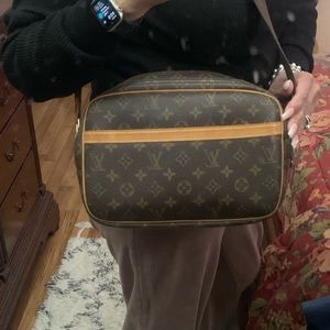 Authentic LV Monogram Reporter PM